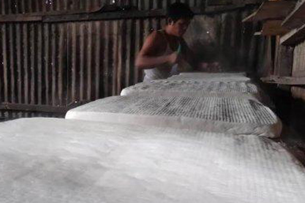 Pemilik Industri Tahu di Maros Keluhkan Harga Kedelai