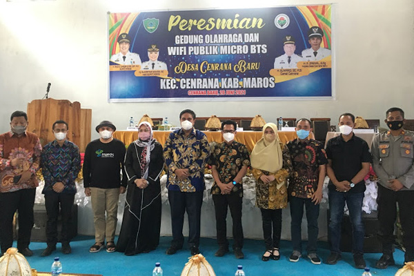 Peresmian wifi publik dan gedung olahraga di Cenrana Baru Maros