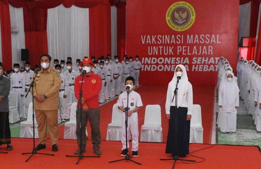 Bupati dan Wabup Maros Resmikan Vaksinasi Covid-19 untuk Pelajar
