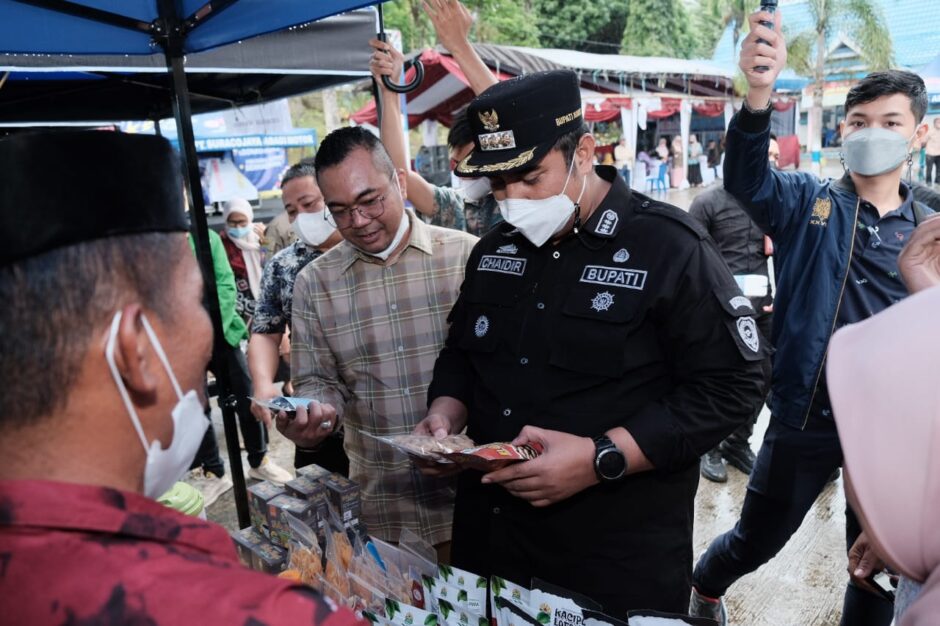 Road Show Setahun Kepemimpinan Bupati Maros, Kecamatan Pamerkan Produk UMKM
