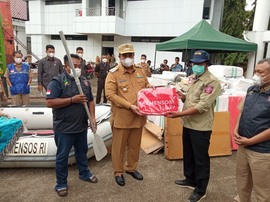 Kemensos Salurkan Bantuan Logistik Kebencanaan ke Pemda Maros