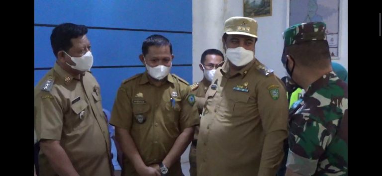 Bupati dan Foorkopimda Maros Tinjau Vaksinasi Massal Masyarakat Pesisir