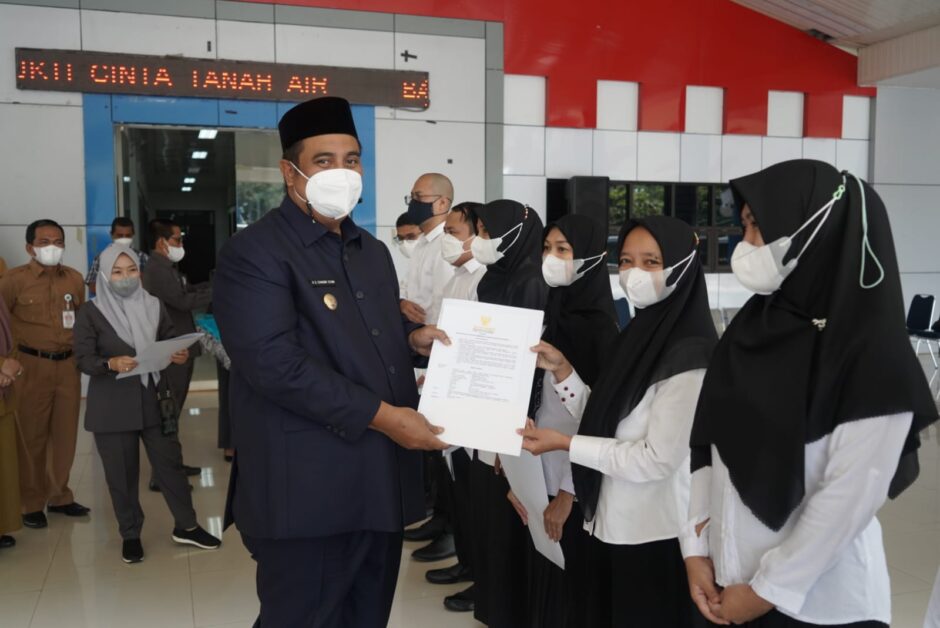 Bupati Maros Serahan SK PPPK Non Guru