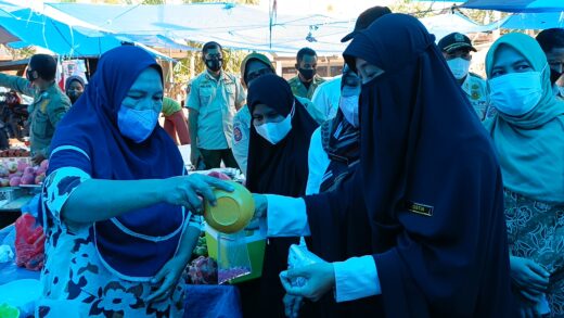 Sidak Takjil Dinkes Maros Uji 32 Sampel Makanan dan Minuman