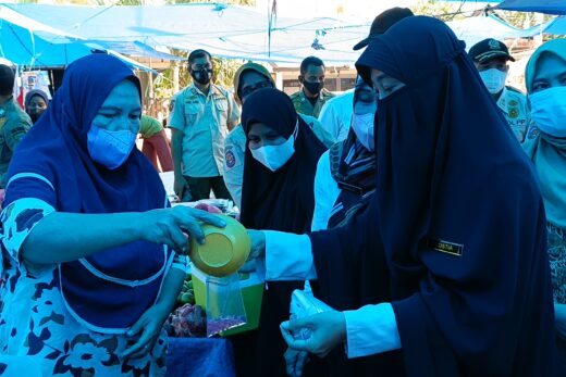 Sidak Takjil Dinkes Maros Uji 32 Sampel Makanan dan Minuman