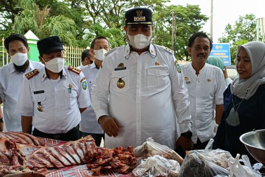 Tinjau Pasar Murah Bupati Maros Pastikan Stok Ketersediaan Pangan Aman