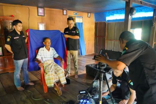 Permudah Masyarakat Mendapatkan e-KTP, Disdukcapil Maros Jemput Bola Lakukan Perekaman