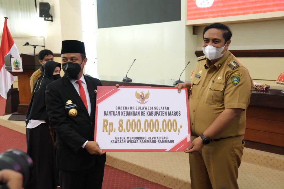 Rp 8 M Bantuan Keuangan untuk Wisata Rammang-Rammang Maros, Gubernur Sulsel : Wisata Unggulan untuk Geliatkan PAD Desa