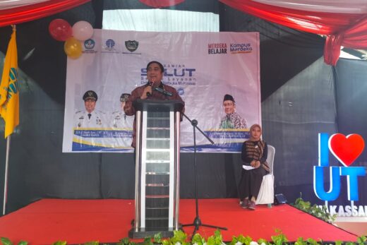 Bupati Maros, AS Chaidir Syam meresmikan Sentral Layanan Universitas Terbuka