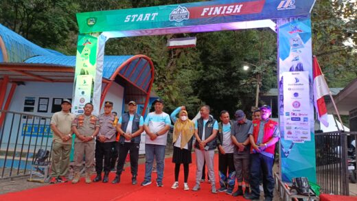 Diikuti Ratusan Pelari, Bupati Maros Lepas Geopark Maros-Pangkep Run 2022