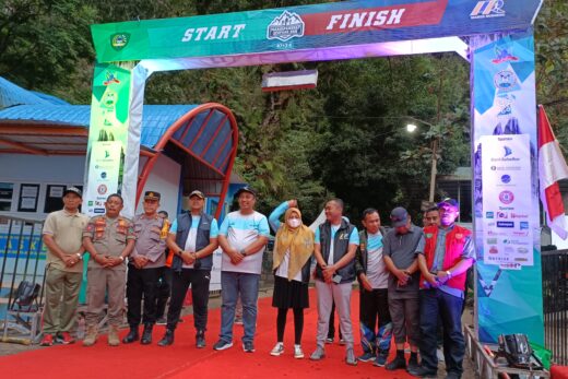 Diikuti Ratusan Pelari, Bupati Maros Lepas Geopark Maros-Pangkep Run 2022