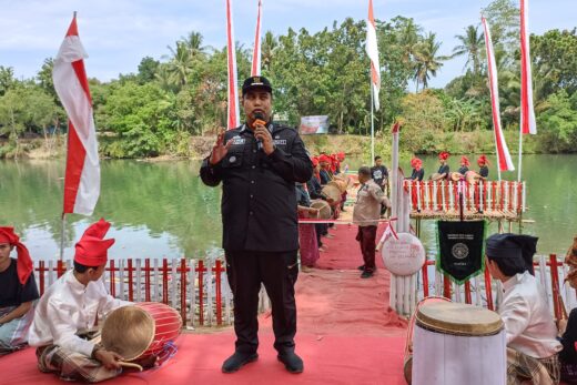 24 Atlet dan Nelayan Mengikuti Lomba Perahu Tradisional di Sungai Maros