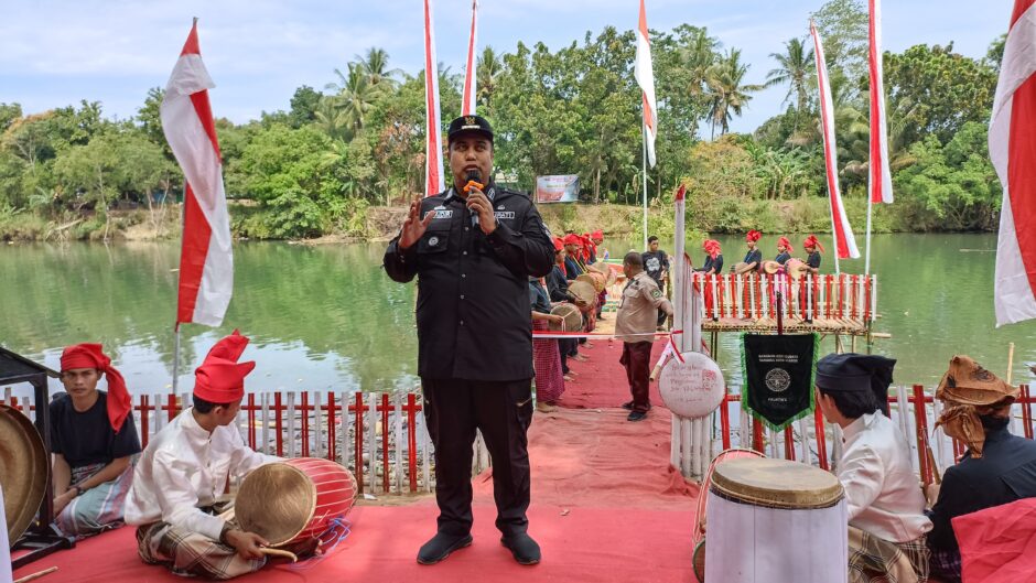 24 Atlet dan Nelayan Mengikuti Lomba Perahu Tradisional di Sungai Maros