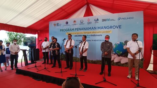 Gubernur Sulsel Bersama Tiga Menteri RI Tanam Mangrove di Maros