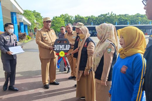 Bupati Maros Serahkan Mobil Dapur Umum Dari Kemensos Kepada Pemkab Maros