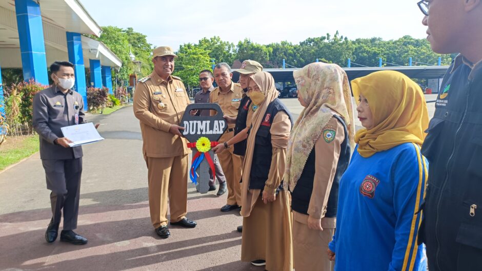 Bupati Maros Serahkan Mobil Dapur Umum Dari Kemensos Kepada Pemkab Maros