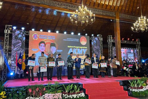 Bupati Maros Raih Penghargaan Satya Lencana Aditya Karya Mahatva Yodha
