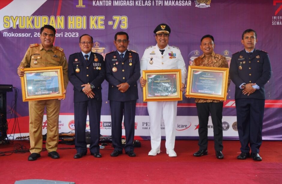 Peringatan HBI ke-73  Pemkab Maros Terima Penghargaan Dari Kemenkunham Sulsel