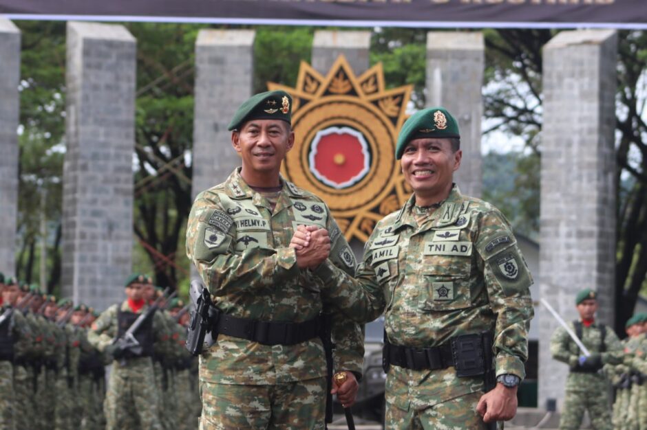 Pangdivif 3 Kostrad Pimpin Penyerahan Jabatan Danbrigif Pr 3/Tbs Dan Asintel Kasdivif 3 Kostrad