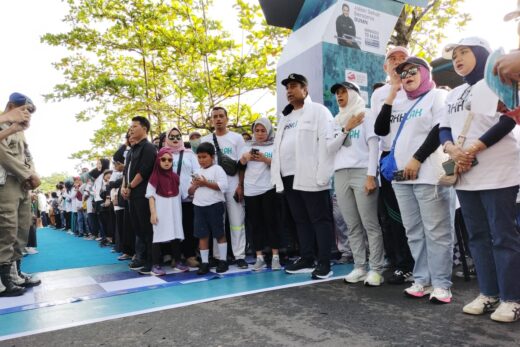 Ribuan Peserta Ramaikan Jalan Sehat BUMN di Maros