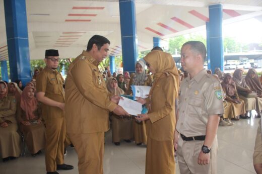 902 Pegawai Negeri Sipil Lingkup Pemkab Maros Naik Pangkat