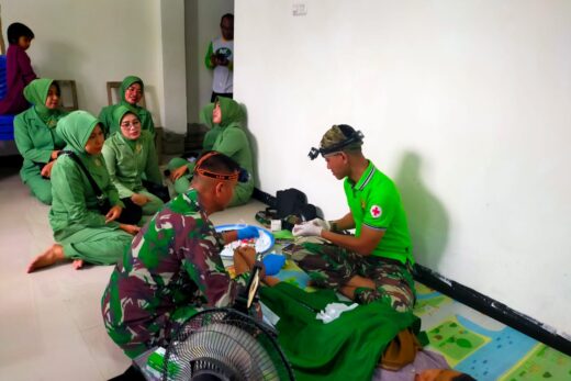 Bakti TNI Untuk Masyarakat Gelar Baksos Sunatan Massal Gratis