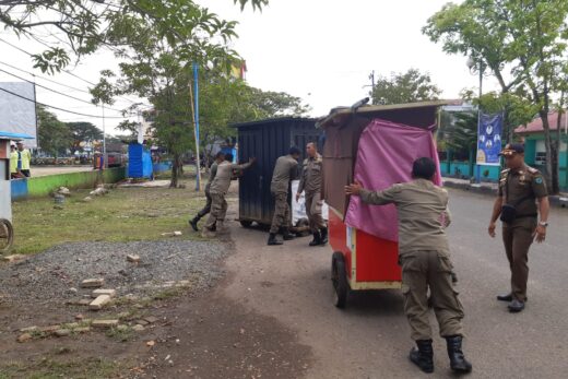 Jaga Kebersihan Kawasan Kuliner PTB Satpol PP Maros Lakukan Penertiban Gerobak yang Melanggar