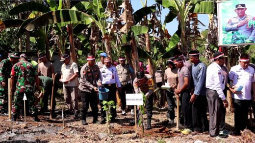 Tanam 1.600 Bibit Pohon, Bupati Maros Apresiasi Langkah Polres Maros Peduli Penghijauan