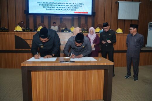 Penandatanganan Ranperda Perubahan, APBD Maros Defisit Rp119 M