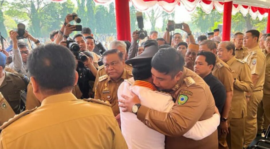 Peluk Erat Sudirman Sulaiman, Chaidir Syam Terima Kasih Atas Segala Dedikasi dan Pengabdiannya