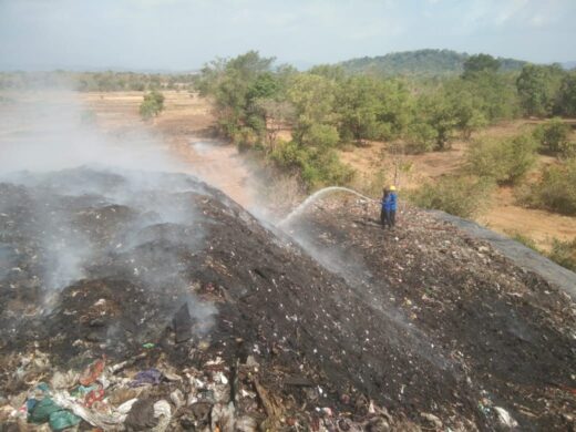 TPA Bontoramba Maros Kebakaran Hebat, Petugas Damkar 24 Jam di Lokasi