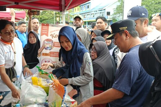 Pemrov Sulsel Gelar Pasar Murah Peduli Rakyat di Maros