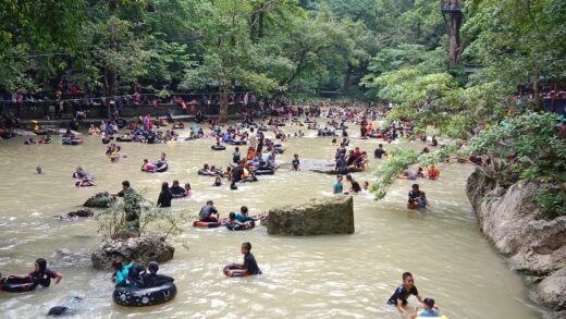 6.000 Pengunjung Padati Wisata Alam Air Terjun Bantimurung