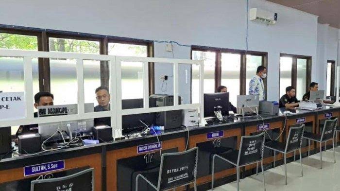 Permohonan e-KTP Jelang Pemilu 2024 di Maros Membludak