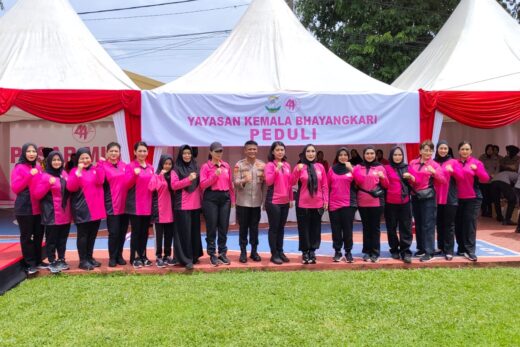 Hari Jadi Yayasan Bhayangkari, Istri Polisi di Maros Gelar Baksos