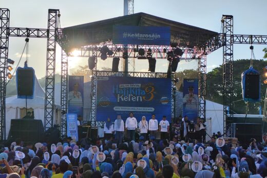 Sambut 3 Tahun Kepemimpinan, Bupati dan Wabup Maros Serahkan Hadiah Umroh