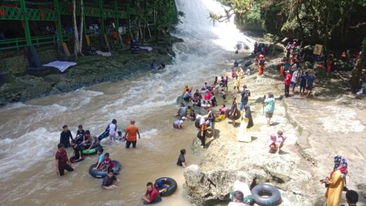 Momentum Lebaran, Pengunjung Bantimurung Tembus 15 Ribuan