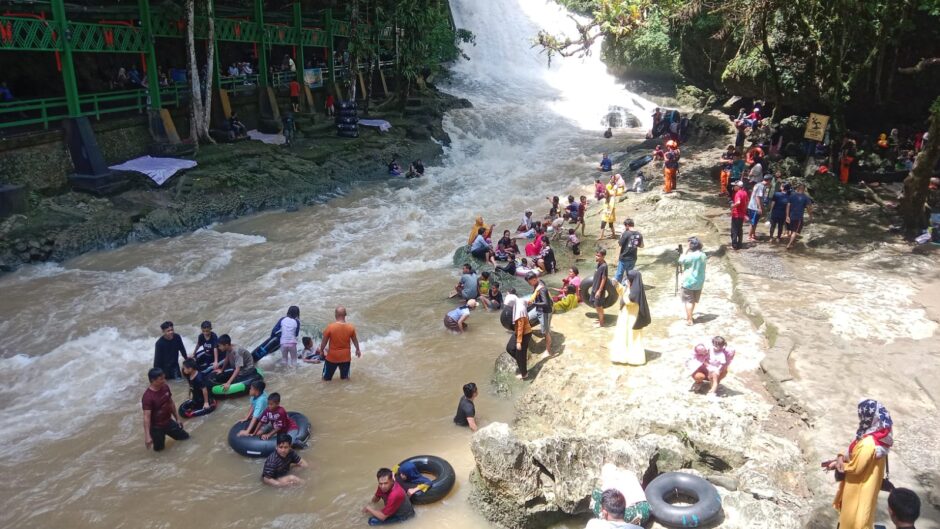 Momentum Lebaran, Pengunjung Bantimurung Tembus 15 Ribuan