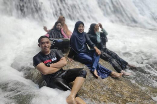 Libur Lebaran, Pengunjung Padati Air Terjun Bantimurung