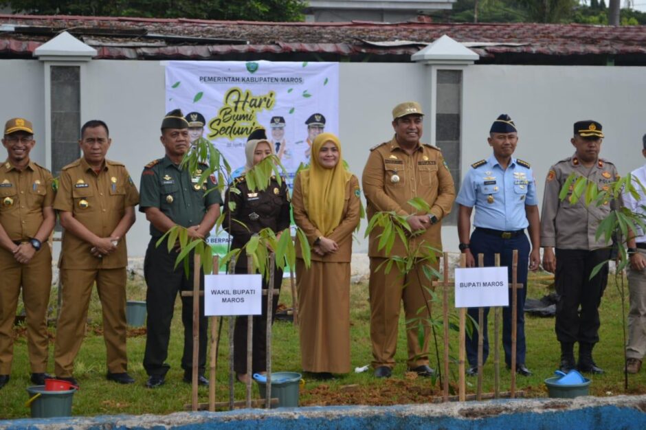 Peringati Hari Bumi Bupati Bersama Forkopimda Maros Tanam 100 Ribu Pohon