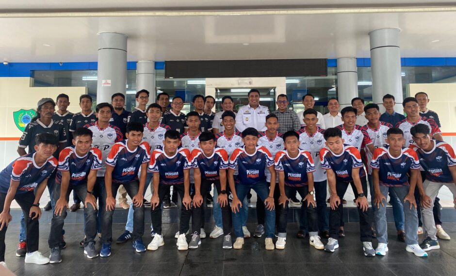 Chaidir Syam Lepas Skuad Persim Maros Menuju Kompetisi Liga 3 Indonesia