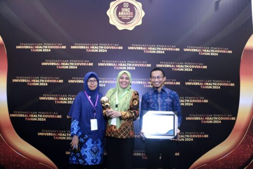 Pemkab Maros Raih Penghargaan UHC Madya dari Pemerintah Pusat