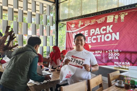 Pengambilan Race Pack Pilkada Run Maros Membludak, Masyarakat Siap Berlari Menuju TPS