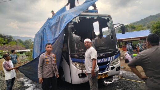 Diduga Korsleting Listrik Mobil SIM Keliling Polres Maros Terbakar