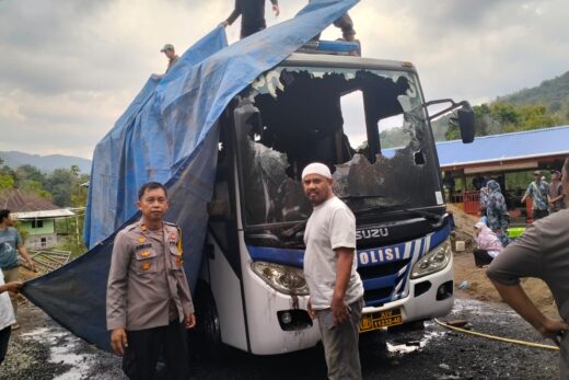 Diduga Korsleting Listrik Mobil SIM Keliling Polres Maros Terbakar