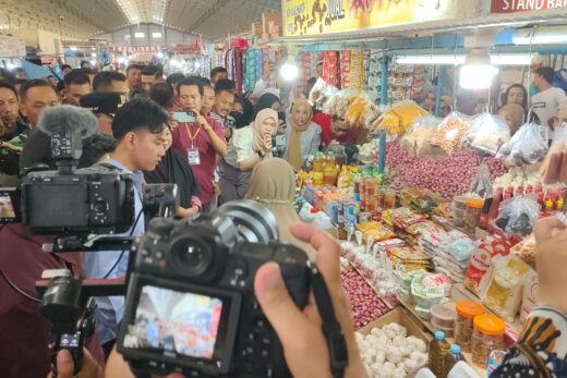 Wapres Kunker ke Pasar Tramo, Plt Bupati Maros Untuk Berdialog Dengan Pedagang