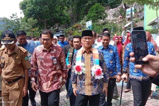 Menteri Desa Yandri Susanto Apresiasi Potensi Desa Tukamasea, Dorong Pemanfaatan Sumber Daya Lokal