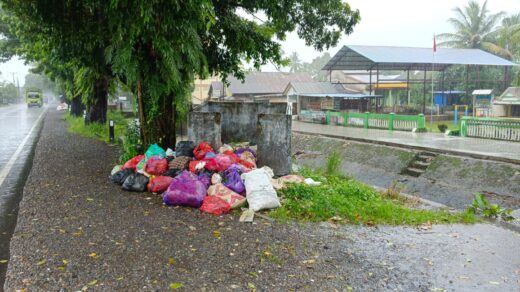 Pemandangan Kumuh di Maros, Petugas Kebersihan Jelaskan Penyebab Sampah Berserakan