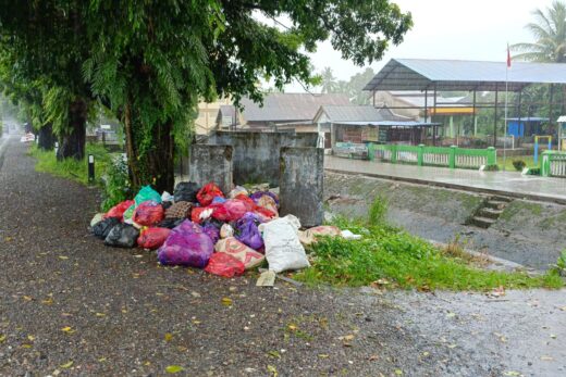 Pemandangan Kumuh di Maros, Petugas Kebersihan Jelaskan Penyebab Sampah Berserakan