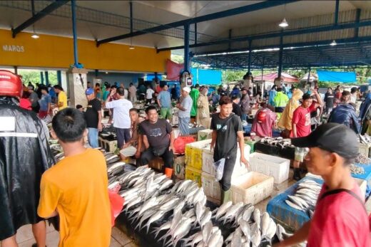 Cuaca Buruk Harga Ikan di Maros Naik